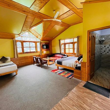 Hotel Hollywood Manali - Scenic River & Mountain View With Premium Rooms Экстерьер фото