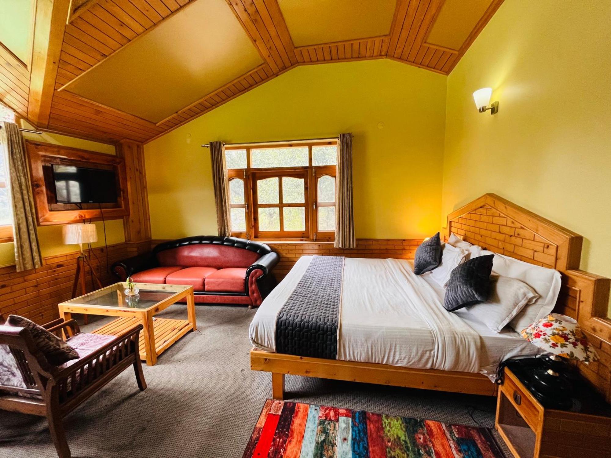 Hotel Hollywood Manali - Scenic River & Mountain View With Premium Rooms Экстерьер фото