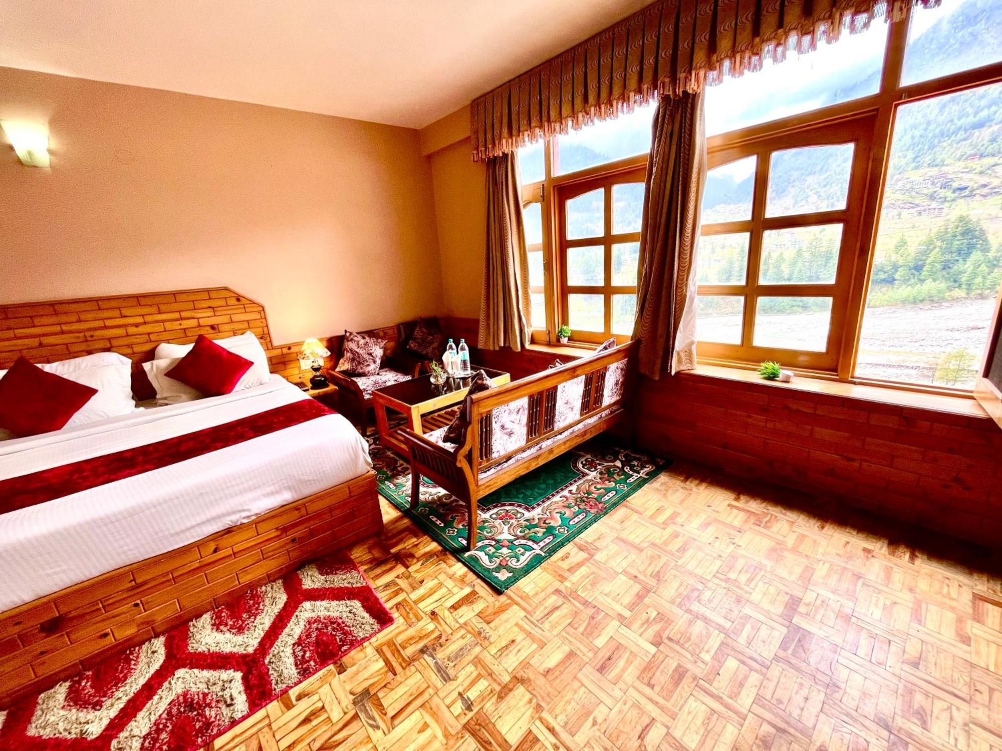 Hotel Hollywood Manali - Scenic River & Mountain View With Premium Rooms Экстерьер фото