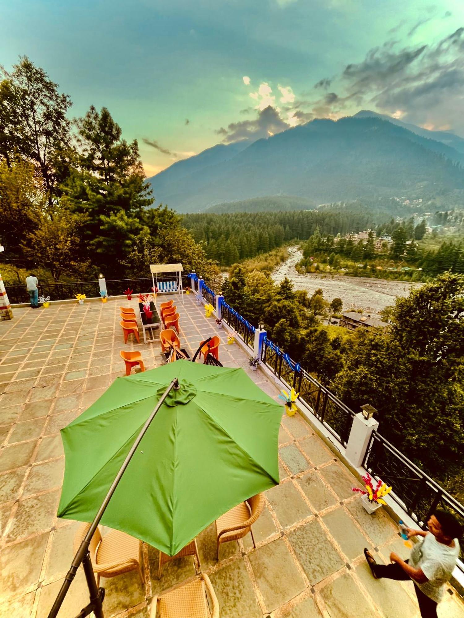 Hotel Hollywood Manali - Scenic River & Mountain View With Premium Rooms Экстерьер фото