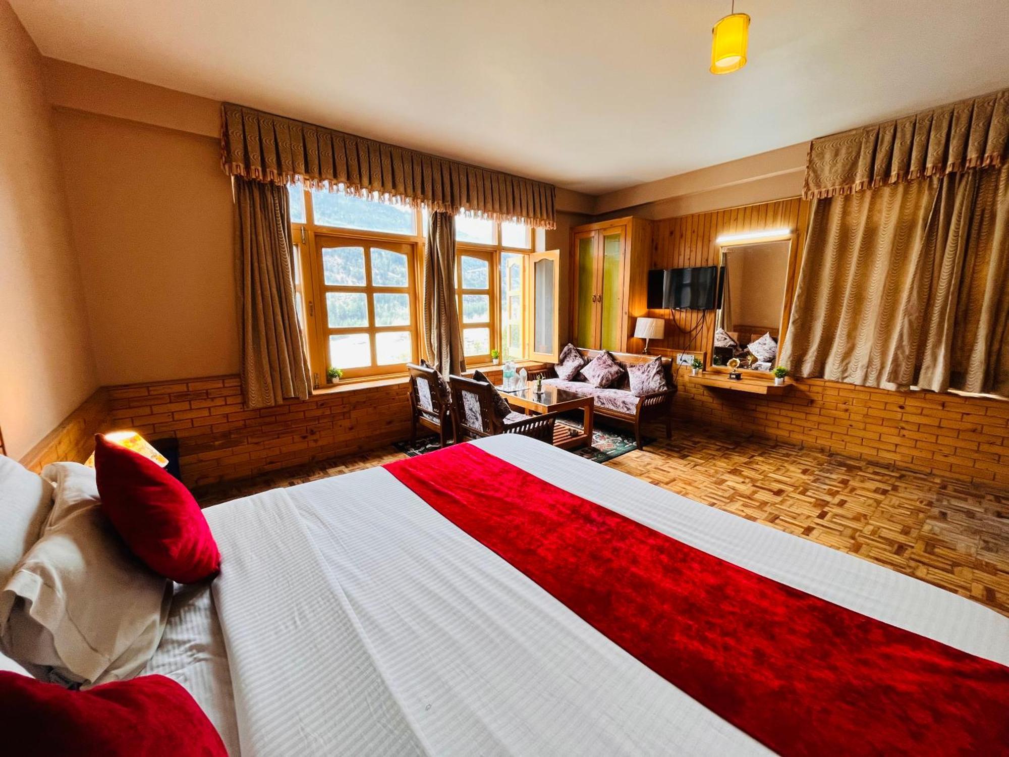 Hotel Hollywood Manali - Scenic River & Mountain View With Premium Rooms Экстерьер фото