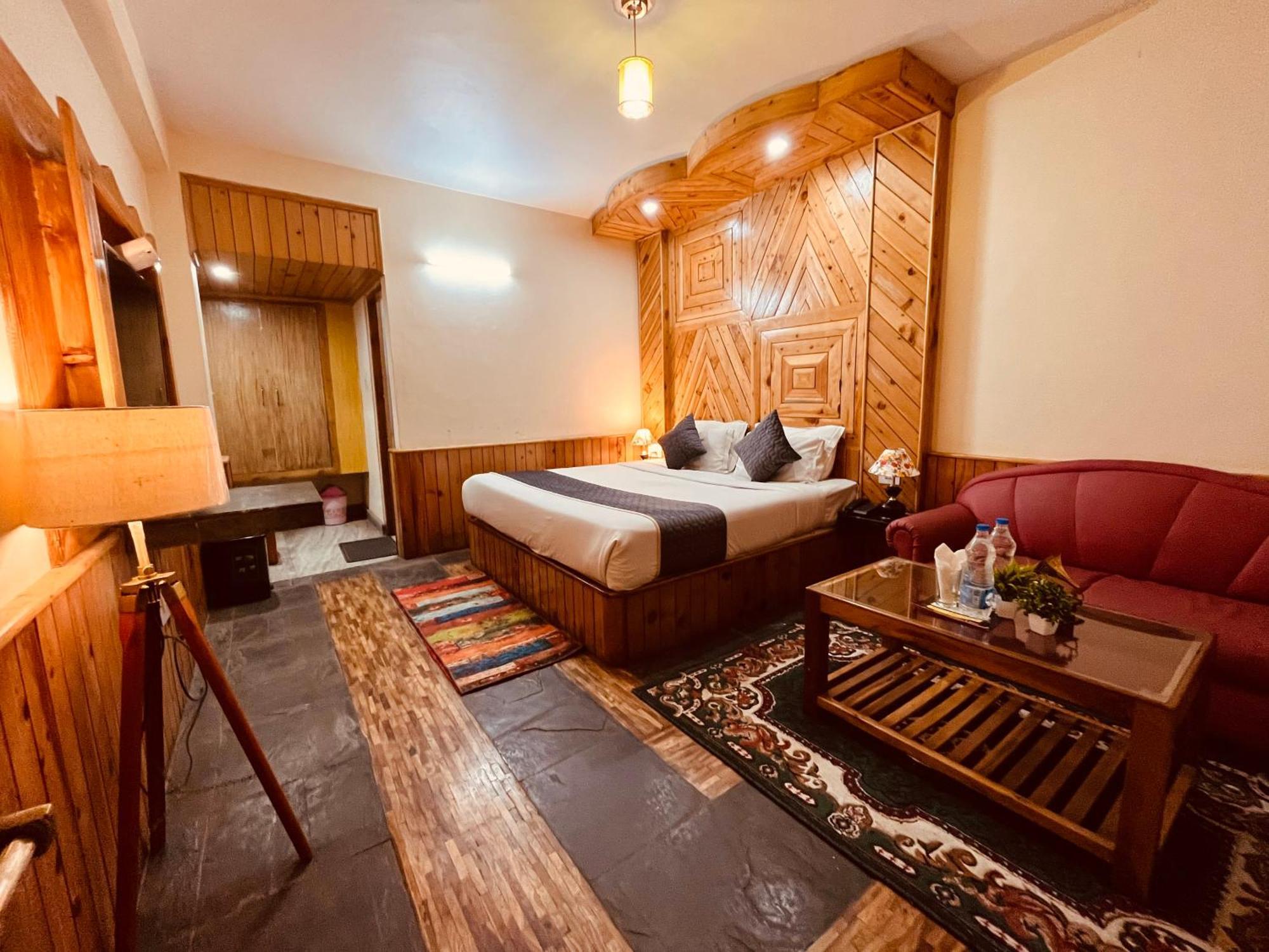 Hotel Hollywood Manali - Scenic River & Mountain View With Premium Rooms Экстерьер фото