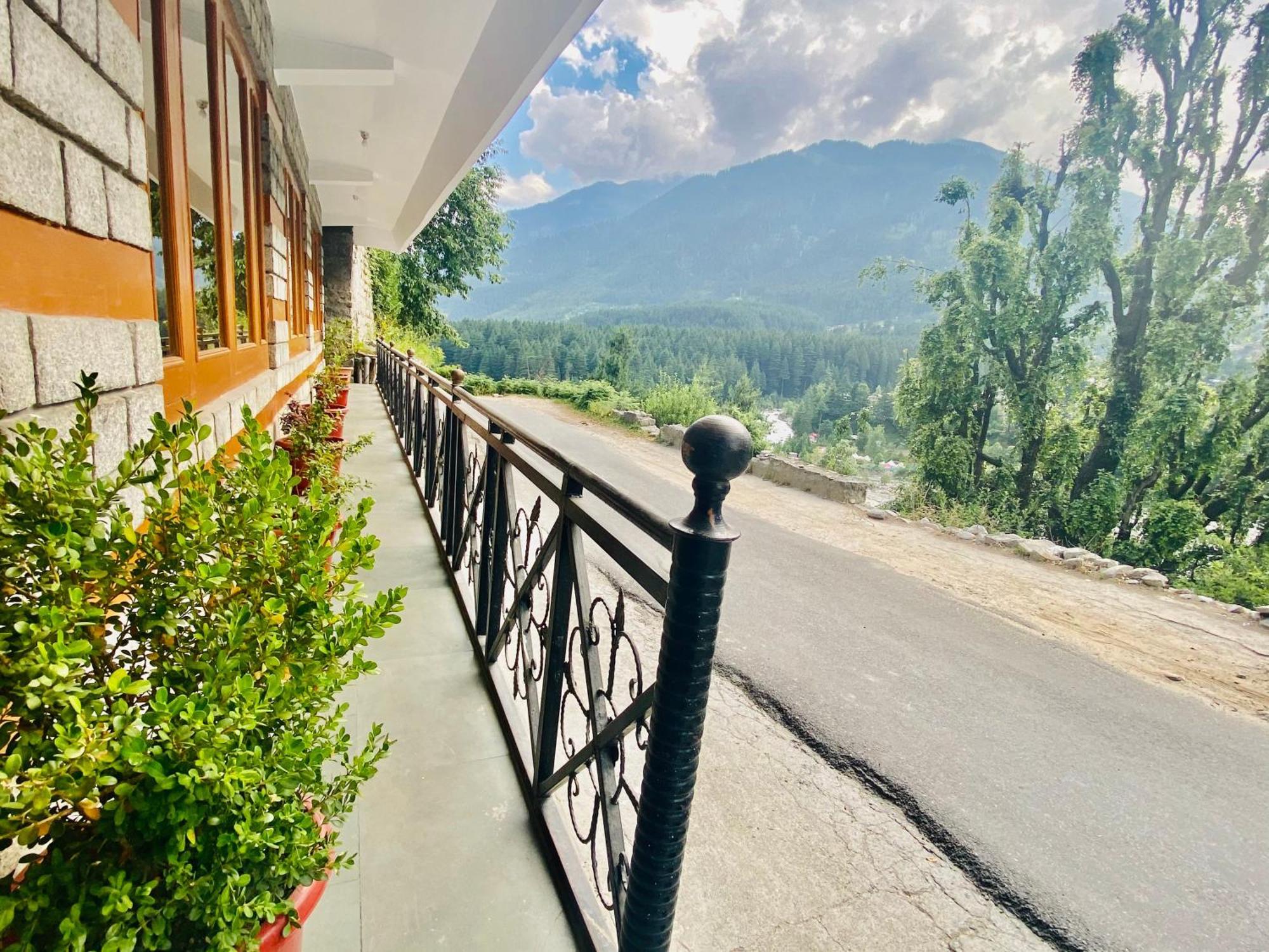 Hotel Hollywood Manali - Scenic River & Mountain View With Premium Rooms Экстерьер фото