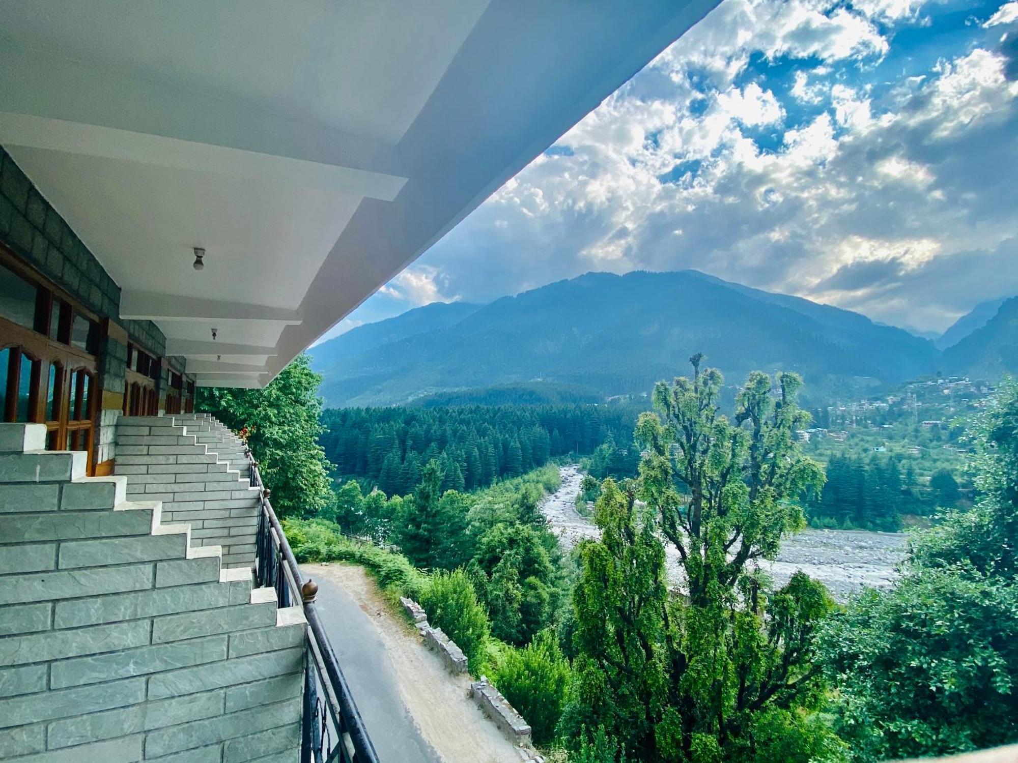 Hotel Hollywood Manali - Scenic River & Mountain View With Premium Rooms Экстерьер фото